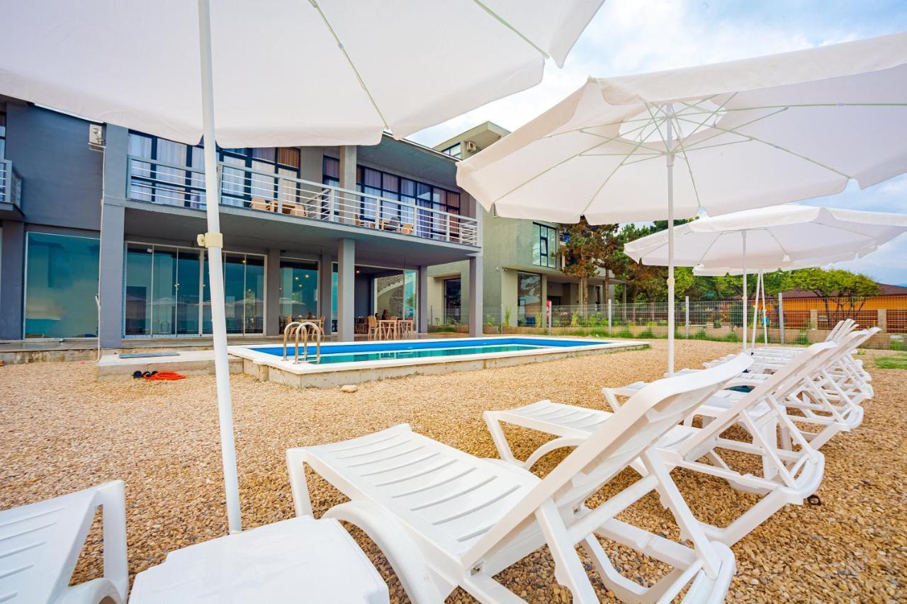 Green Land Hotel Цандрипш Екстериор снимка