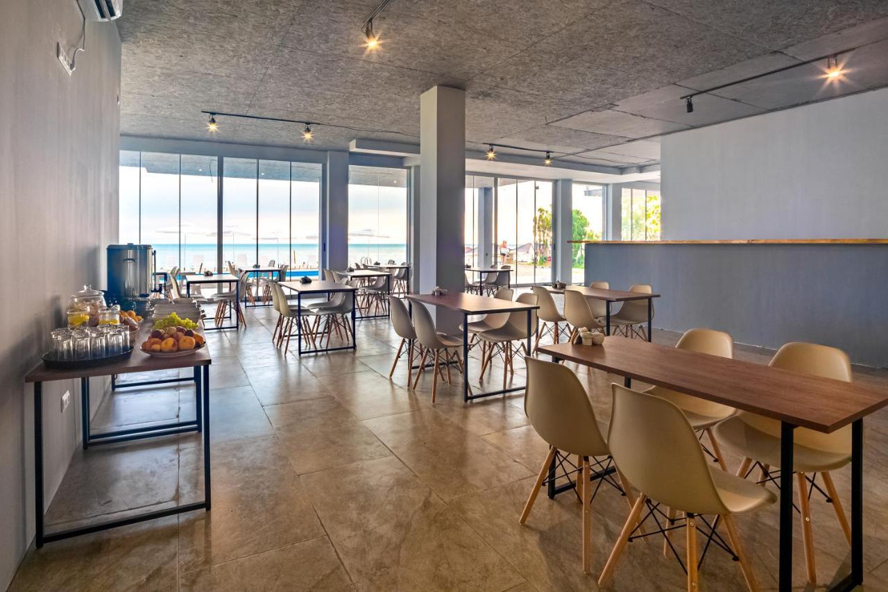 Green Land Hotel Цандрипш Екстериор снимка