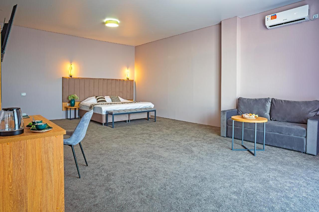Green Land Hotel Цандрипш Екстериор снимка