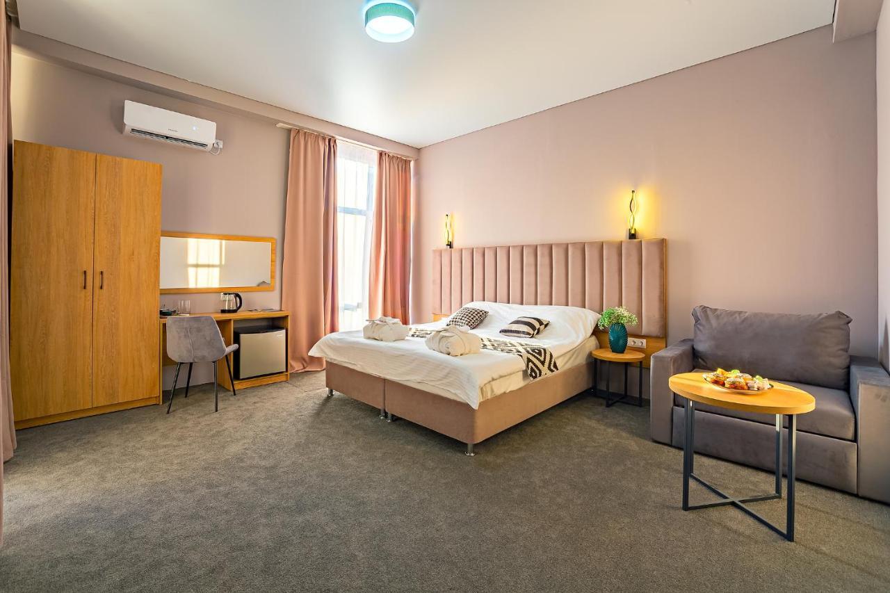 Green Land Hotel Цандрипш Екстериор снимка