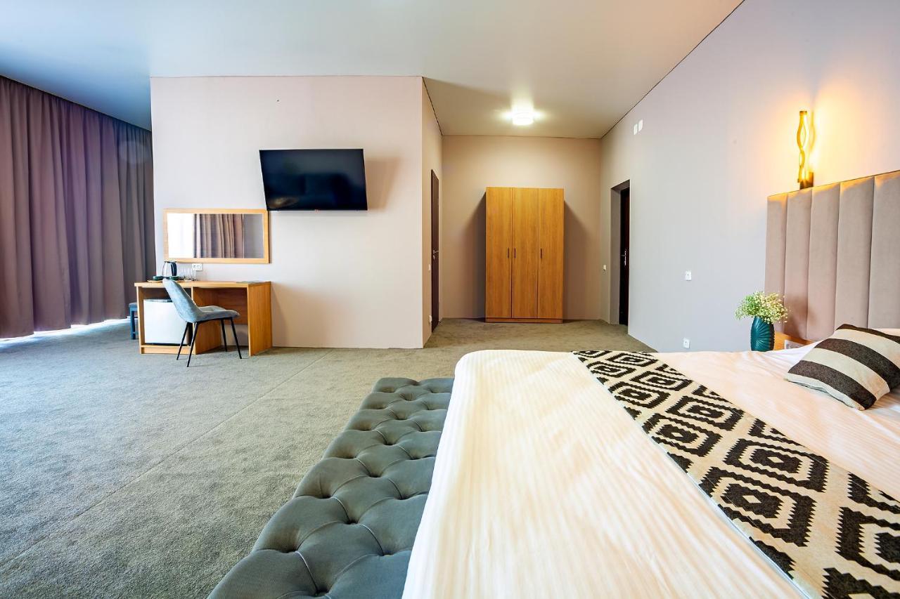 Green Land Hotel Цандрипш Екстериор снимка